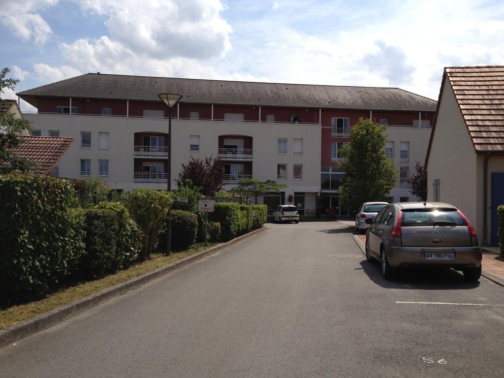 Domitys Le Village Vierzon Exteriör bild